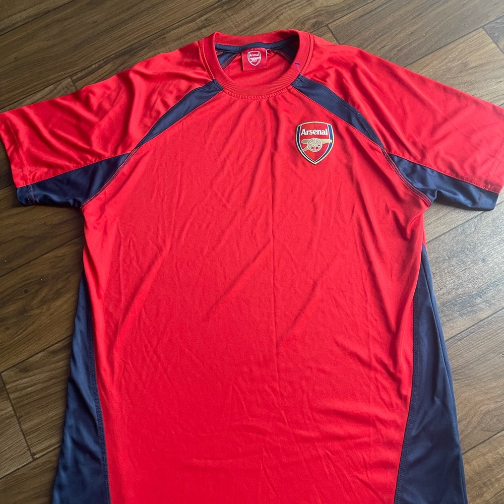 Arsenal jersey size large